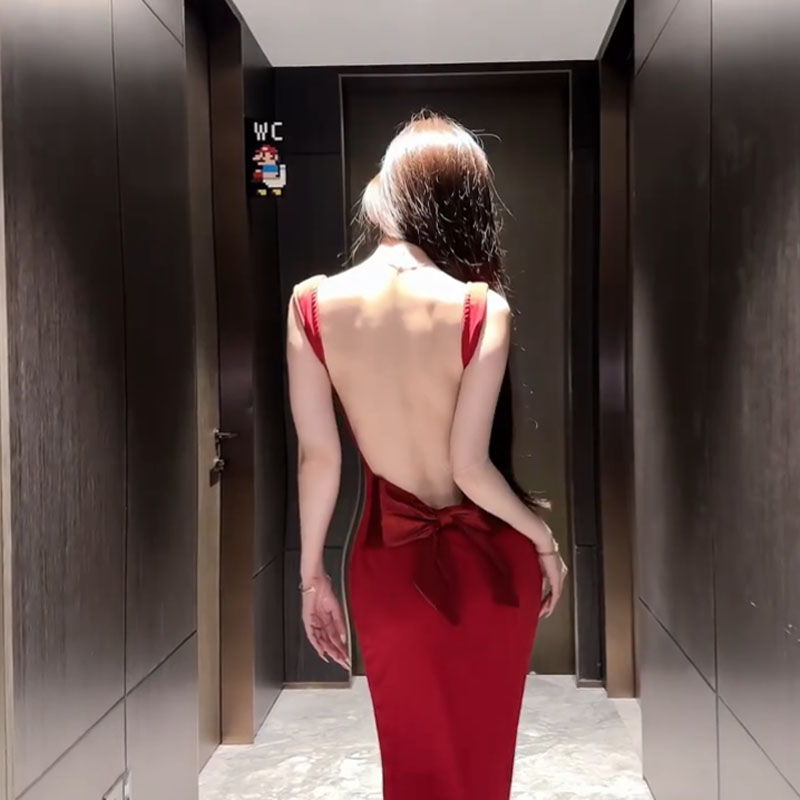 大露背包臀长裙紧身性感红色蝴蝶结吊带针织连衣裙高级感晚礼服裙