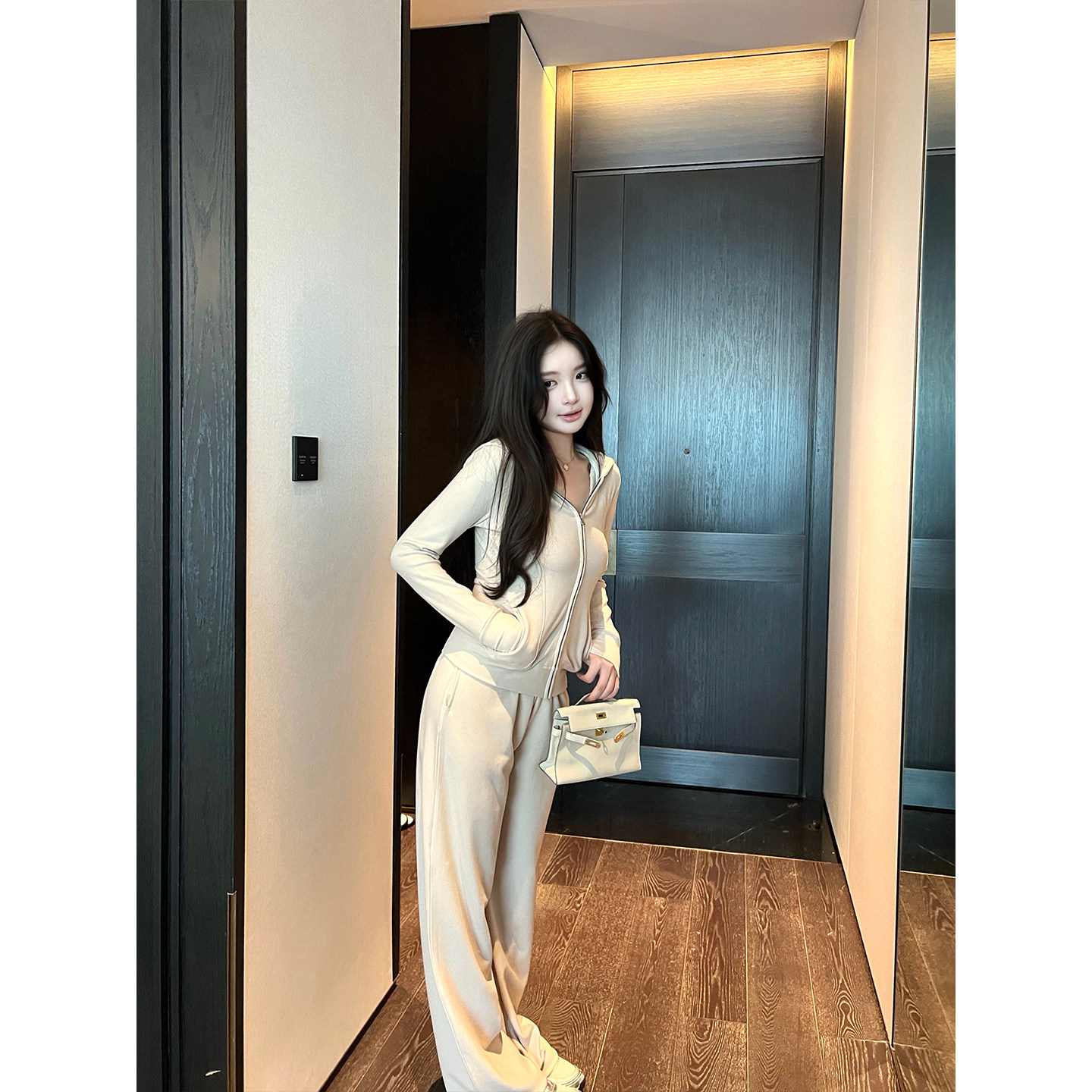 天丝羊毛绒感连帽显瘦修身套装