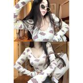 CHANGE 趴趴熊 2025定染嗲欲小熊印花V领长袖 MISS 修身 T恤上衣