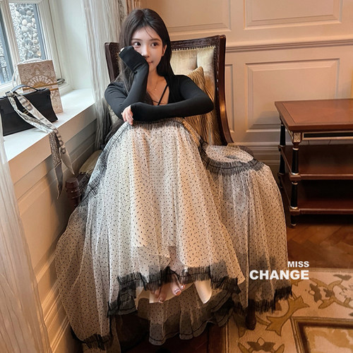 MISS CHANGE【韩女氛围】15米耗料高密网纱植绒点木耳蓬蓬半身裙 - 封面