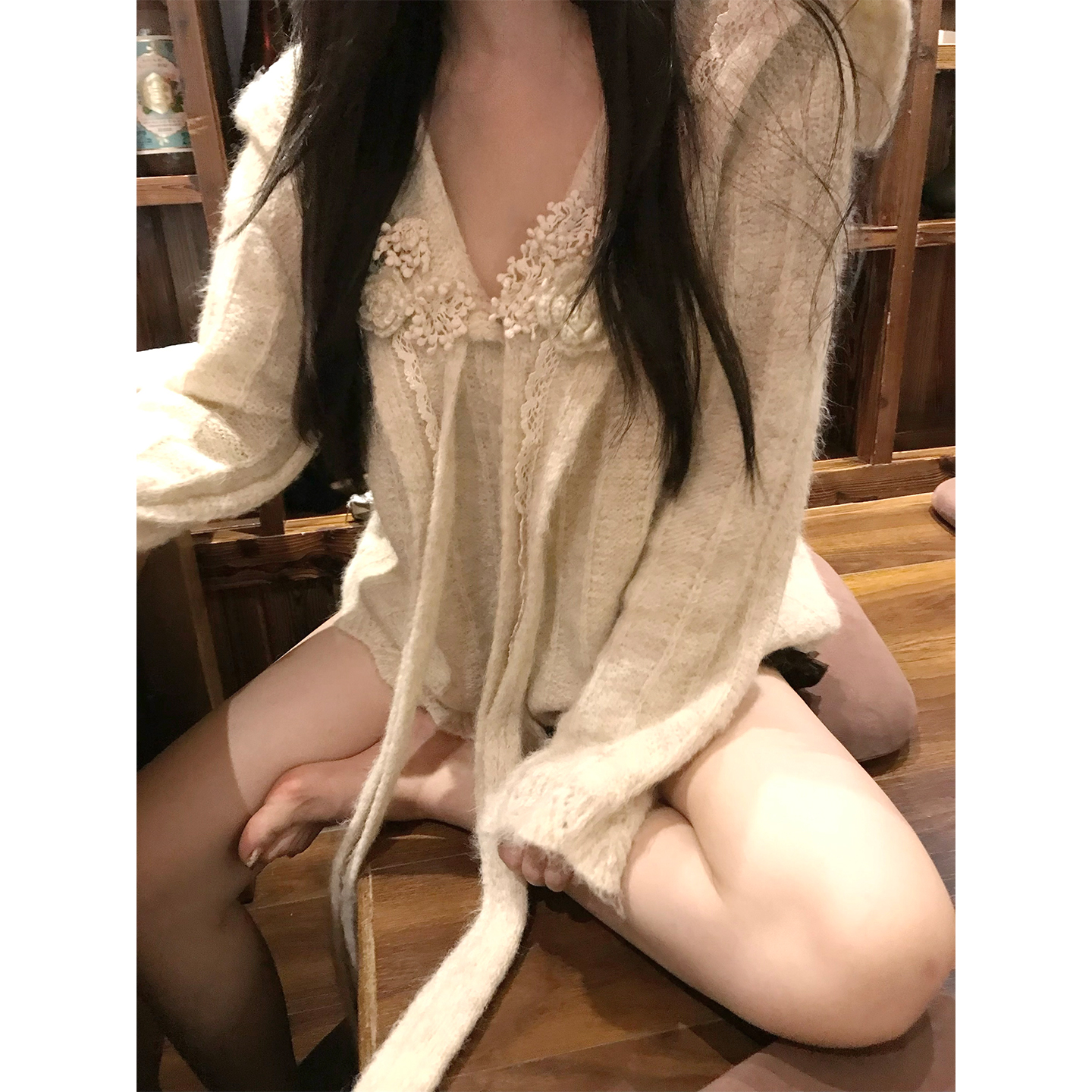 软糯马海毛超嗲绣花V领宽松毛衣