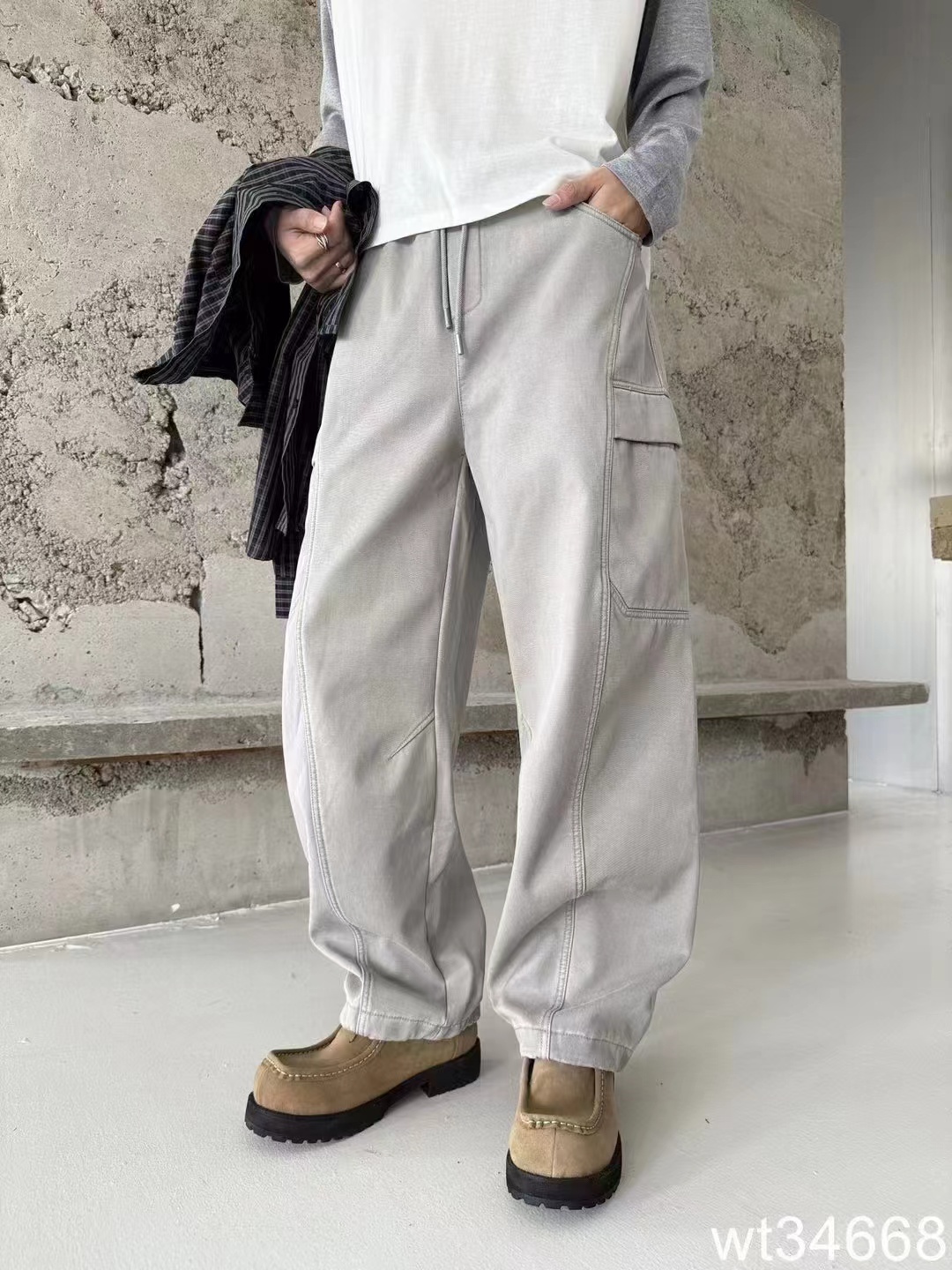 微腾34688男裤2025冬新款男士黑色松紧腰加绒工装裤时尚百搭