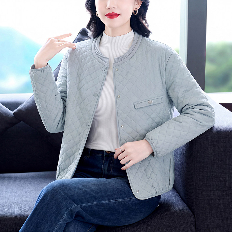 春秋女菱格纹宽松减龄短外套显瘦