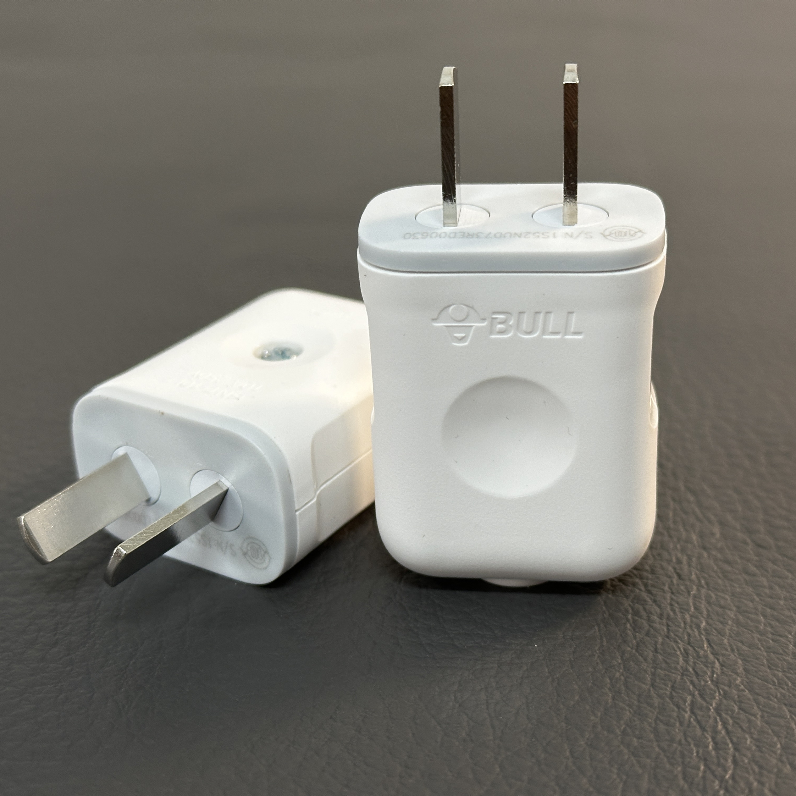 公牛10A两脚旋转动插头电线二头两脚接线两孔两角项电源2脚极10L7