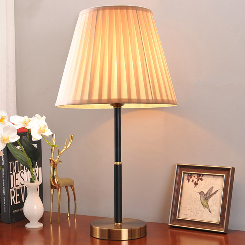 美式简约ins台灯卧室床头现代温馨浪漫家居家用创意暖光结婚装饰