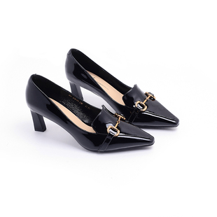 fed 春季新款法式乐福鞋尖头金属扣方跟中口显瘦纯色漆面牛皮单鞋