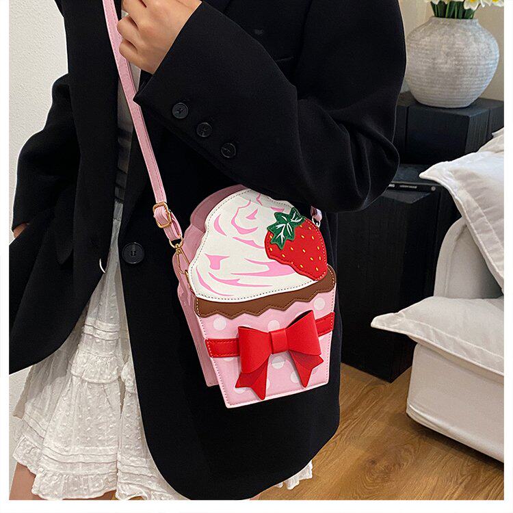 春夏可爱草莓蛋糕包女2025新款个性小众设计甜美单肩斜挎包造型包