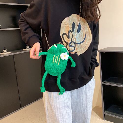 手工编织DIY钩针成品包青蛙香肠嘴手机包丑萌搞怪斜挎包闺蜜礼物