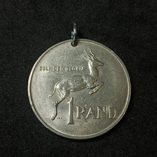 已钻孔 南非1988年1兰特跳羚大硬币吊坠 个性礼物项链挂坠饰品
