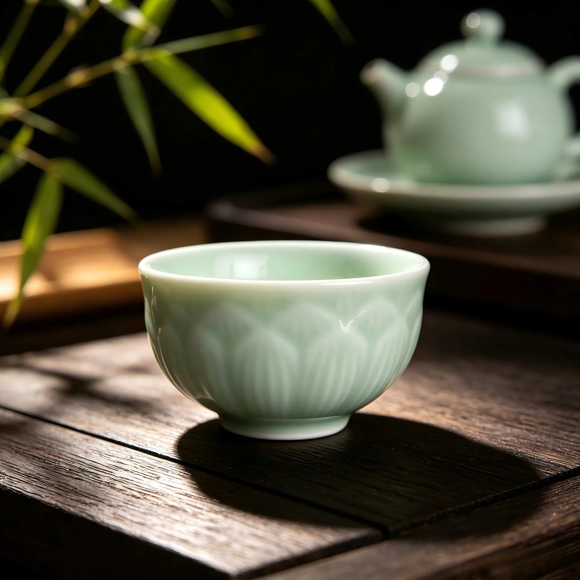 家用青瓷莲花纹功夫小茶杯
