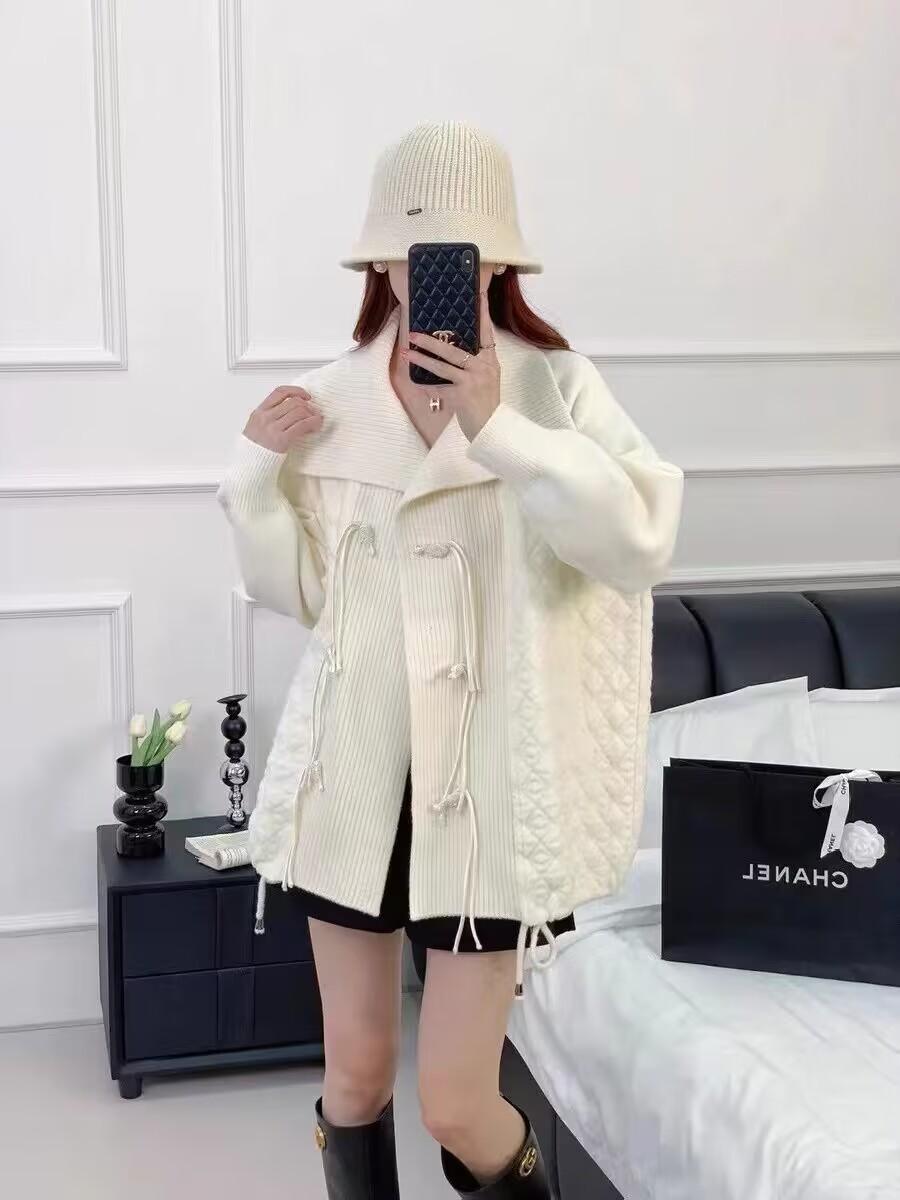 米白色盘扣毛呢外套大码女冬2024新款宽松欧洲站胖妹妹显瘦开衫女