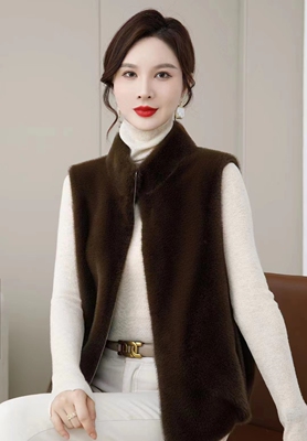 金貂绒皮草宽松坎肩女马甲宽松外套短款皮毛一体加厚保暖大衣连帽