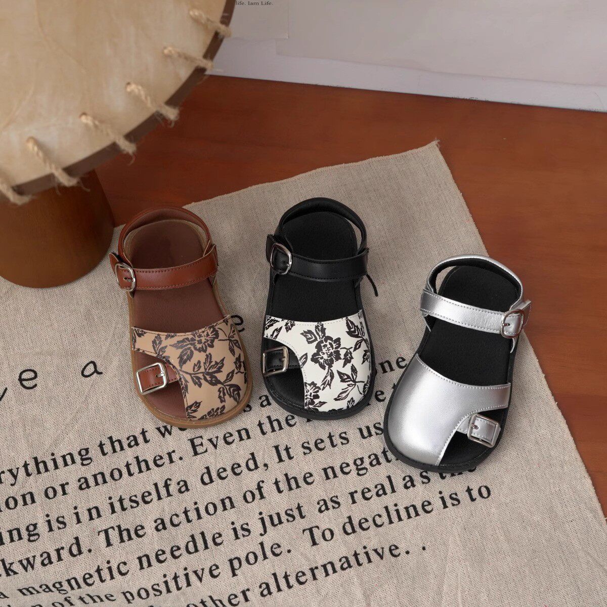 女童包头凉鞋2025年新款夏季韩版复古仙女风休闲软底平底罗马凉鞋