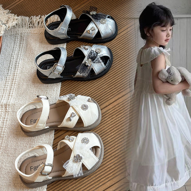 2026夏季新款女童凉鞋软底防滑公主鞋水钻蕾丝蝴蝶结宝宝包头凉鞋