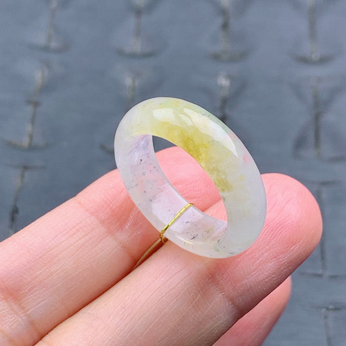 15号缅甸天然A货翡翠 内径17.5/6.8/3.4 冰黄飘花乌鸡戒指 T461