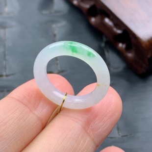 3.4mm 7号缅甸天然A货翡翠 3.7 内径15 冰飘阳绿戒指细条 T1040