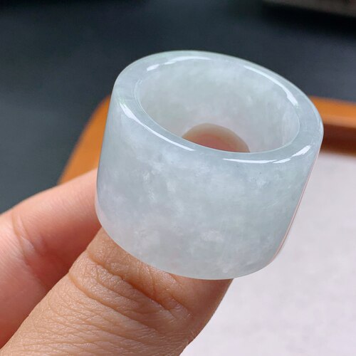 22-23号缅甸天然A货翡翠 T1235内径20.5-18.5-3.5mm 奶白宽版扳指