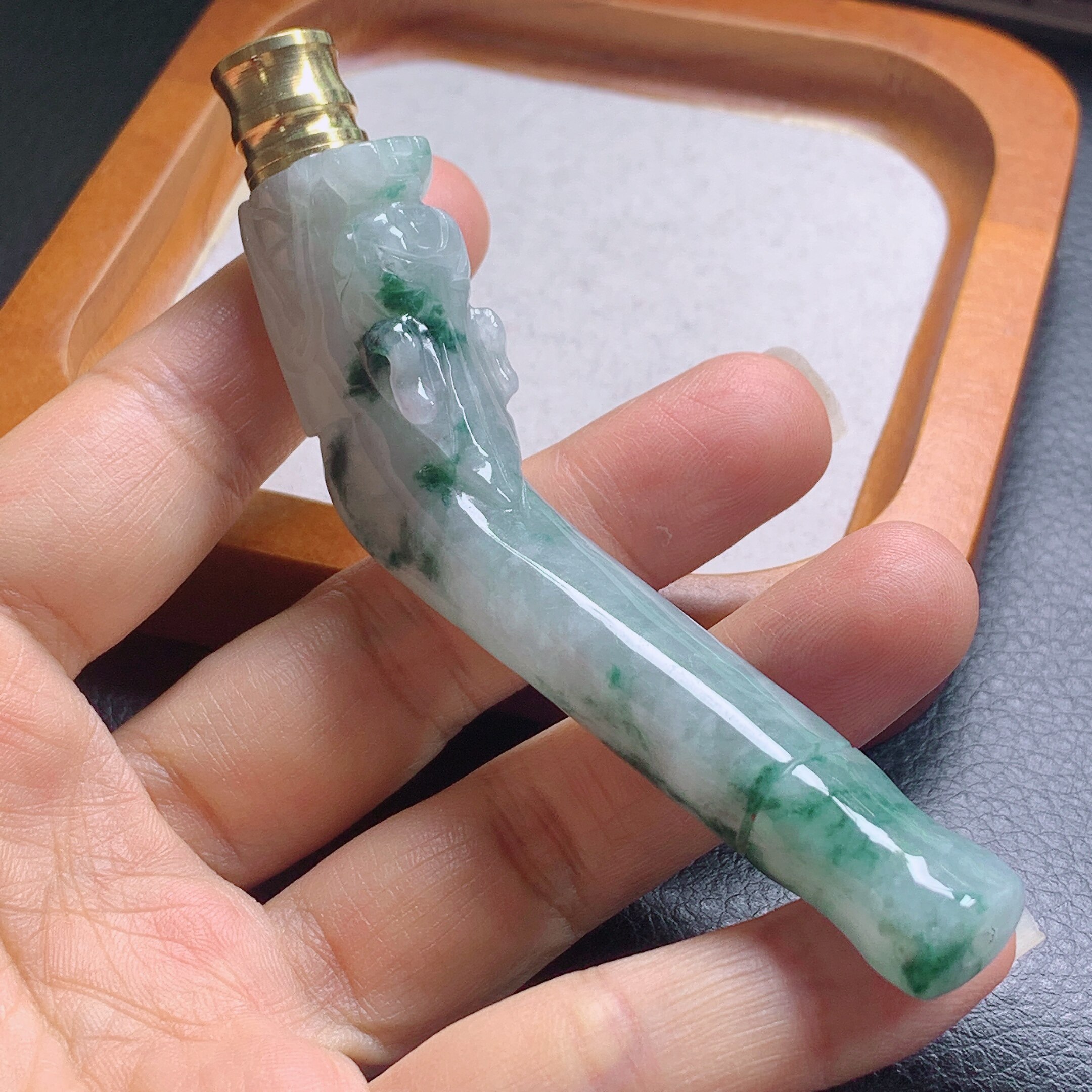 4071缅甸天然A货翡翠 尺寸97-18.3-11.7mm飘花龙头烟嘴摆件手把件