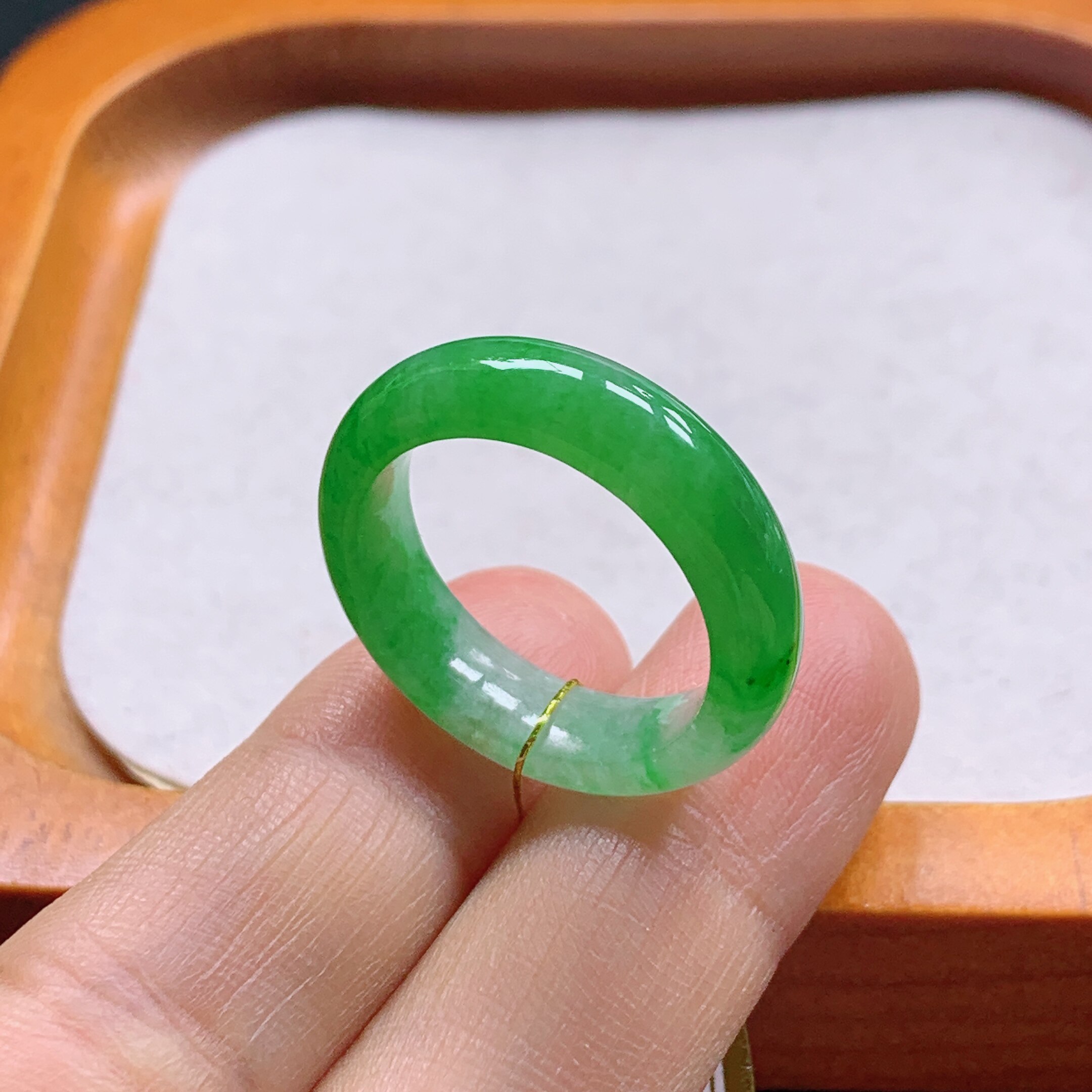 18-19号缅甸天然A货翡翠 T1195 内径18.6-5.9-3.6mm 满绿戒指