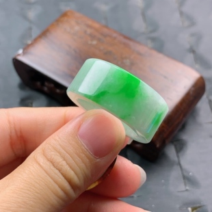 T1047 内径20.6mm 正阳绿方戒扳指 24号缅甸天然A货翡翠