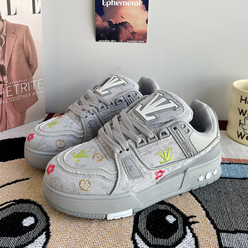 冬天鞋子男鞋新款增高面包鞋百搭 潮流小白鞋情侣休闲板鞋女复古