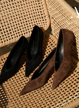 ALEXSARA 2026早春新款 尖头v口麂皮小猫跟气质女鞋矮跟单鞋