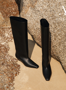 ALEXSARA 2026早春新款 方头真皮坡跟直筒长靴高筒不过膝宽筒靴子