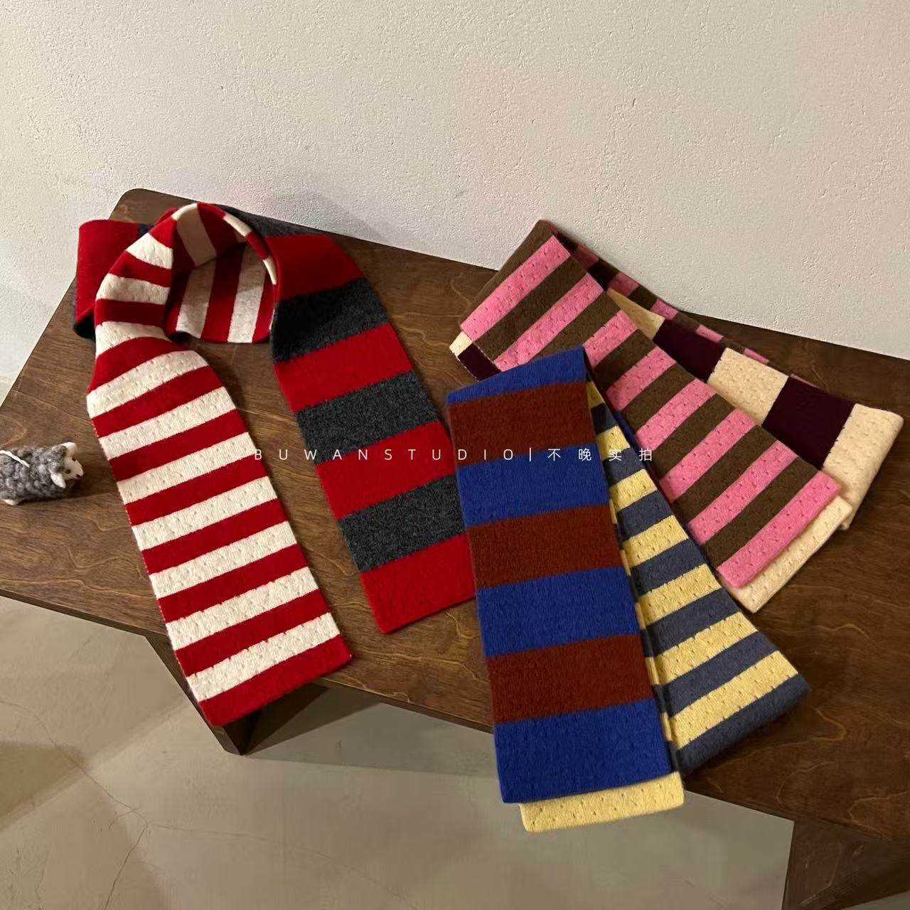 轻亚风日韩复古时髦细窄条纹围巾