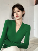 洋气显瘦绿色毛衣修身 欧货V领羊绒打底衫 女秋冬新款 内搭针织上衣
