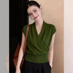 交叉V领莱赛尔天丝短袖针织女收腰显瘦夏季牛油果绿设计感T恤上衣