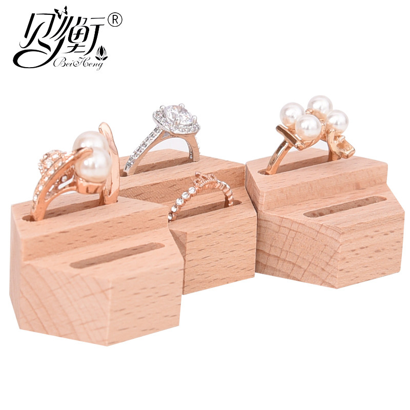 통나무 반지 홀더 반지 진열대 너도밤나무 단단한 나무 보석 스탠드 육각형 결혼 반지 상자 창의적인 보석 스탠드