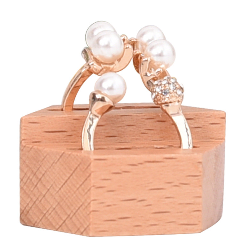 통나무 반지 홀더 반지 진열대 너도밤나무 단단한 나무 보석 스탠드 육각형 결혼 반지 상자 창의적인 보석 스탠드