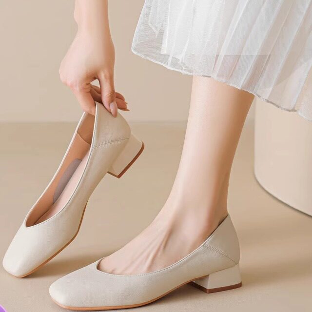 不累脚巨好看粗跟单鞋女2026新款夏季法式浅口职业浅口低跟高跟鞋