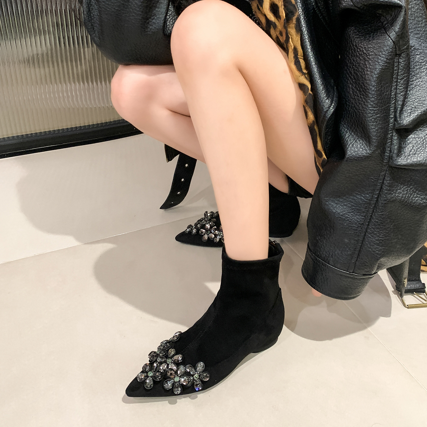 内增高尖头瘦瘦靴短靴秋冬2026年新款绒面弹力靴法式洋气百搭女靴