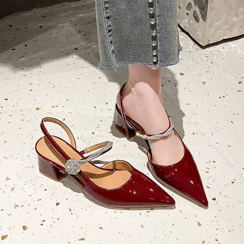 新款漆皮包头凉鞋高级感尖头一字带高跟鞋外穿夏季鞋单鞋女女士