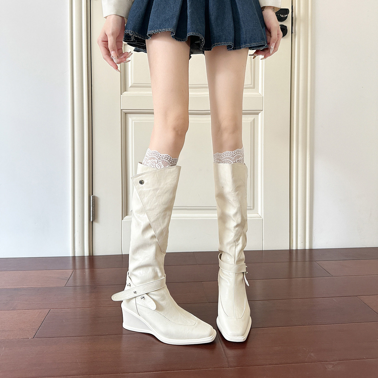 方头粗跟高筒靴女2026秋冬设计感坡跟西部牛仔靴百搭骑士靴女堆堆