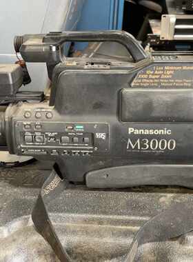 松下Panasoc M3000 VHS摄像机，肩扛式，—议价