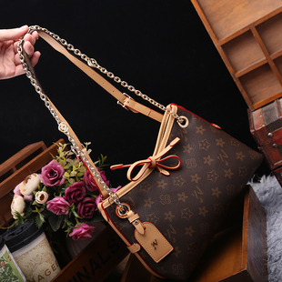 优草坊专柜正品真皮女包2025新款时尚复古牛皮链条托特单肩斜挎包