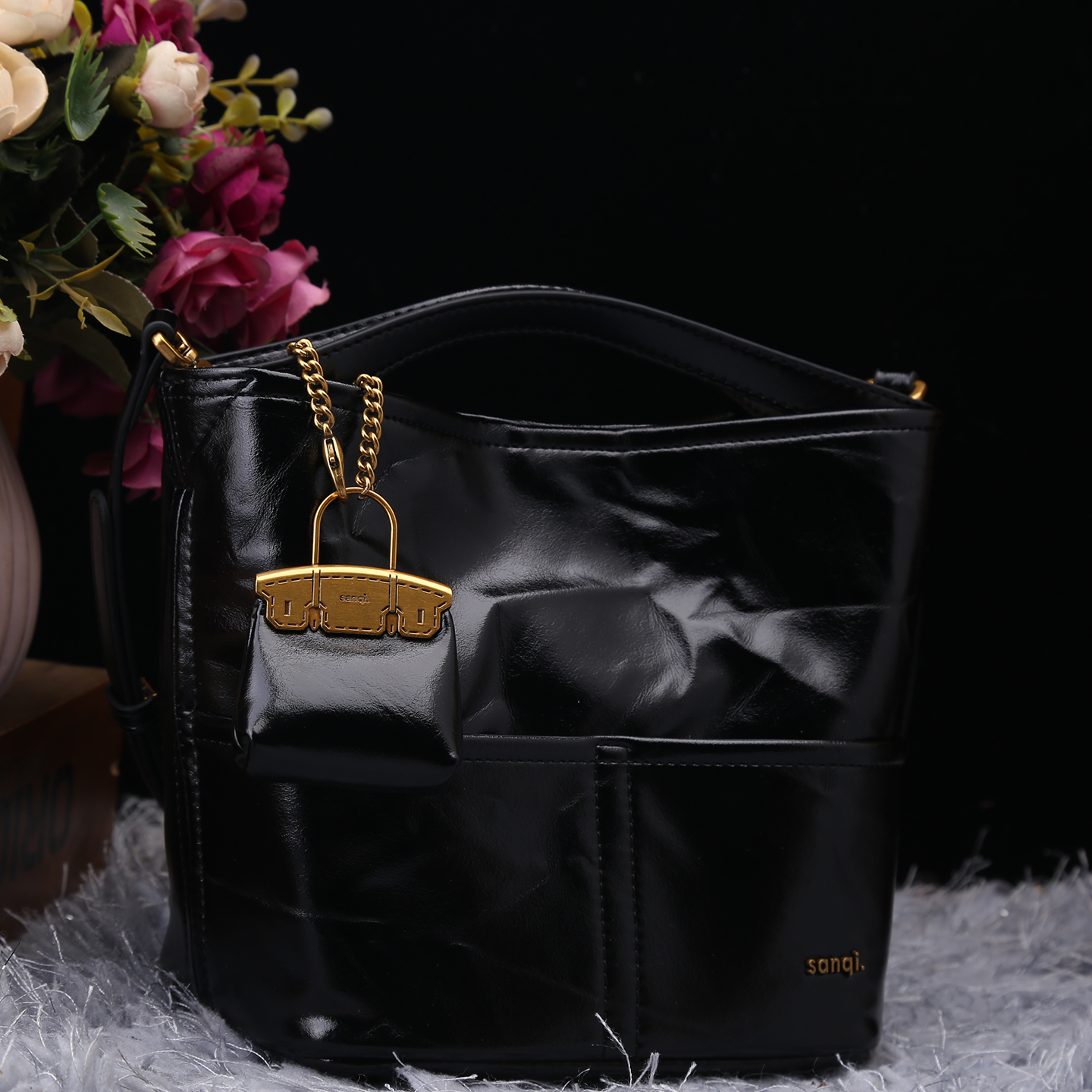 小叁七复古油蜡皮黑色水桶包