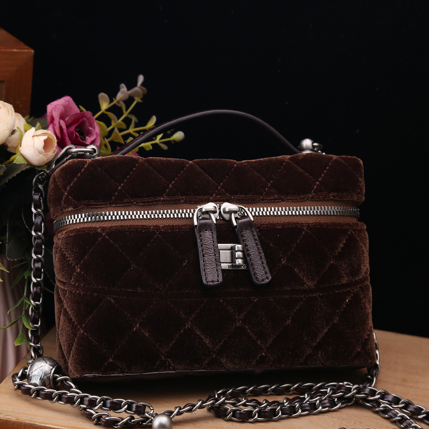 金丝绒牛皮小香风菱格小方包女黑色链条单肩斜挎包时尚简约手提包