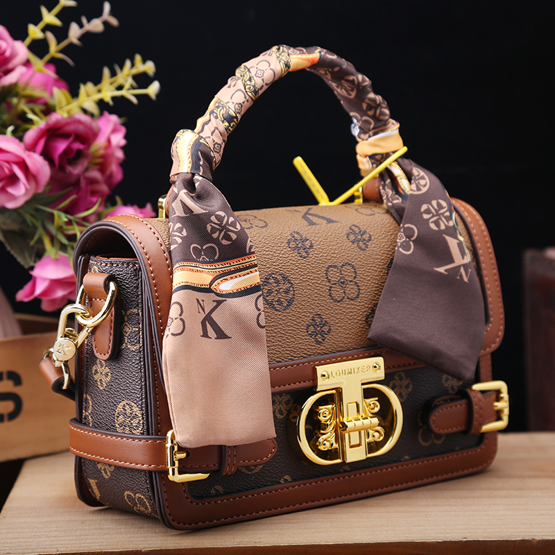 2024新款印花真皮撞色专柜包包