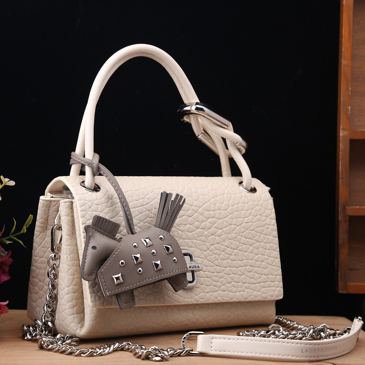 劳拉时黛真皮轻奢小方包