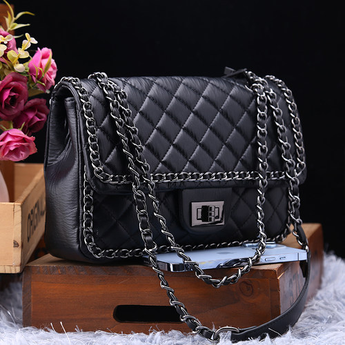 真皮女包时尚菱格链条斜挎小方包