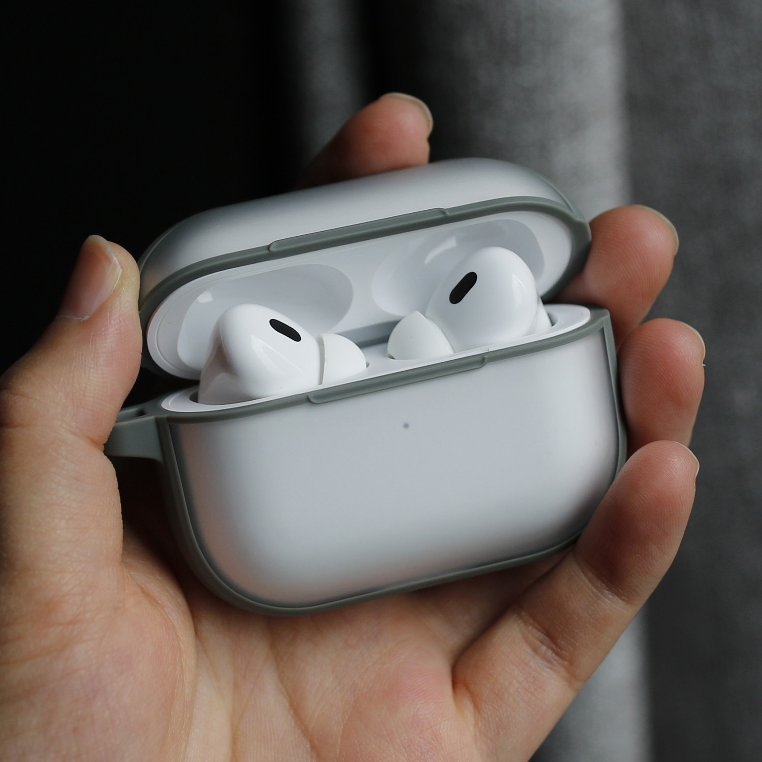 米斯登适用苹果AirPodsPro3保护套airpods4新款降噪版2蓝牙耳机盒二代三挂绳简约磨砂防摔壳透明硅胶潮牌高档