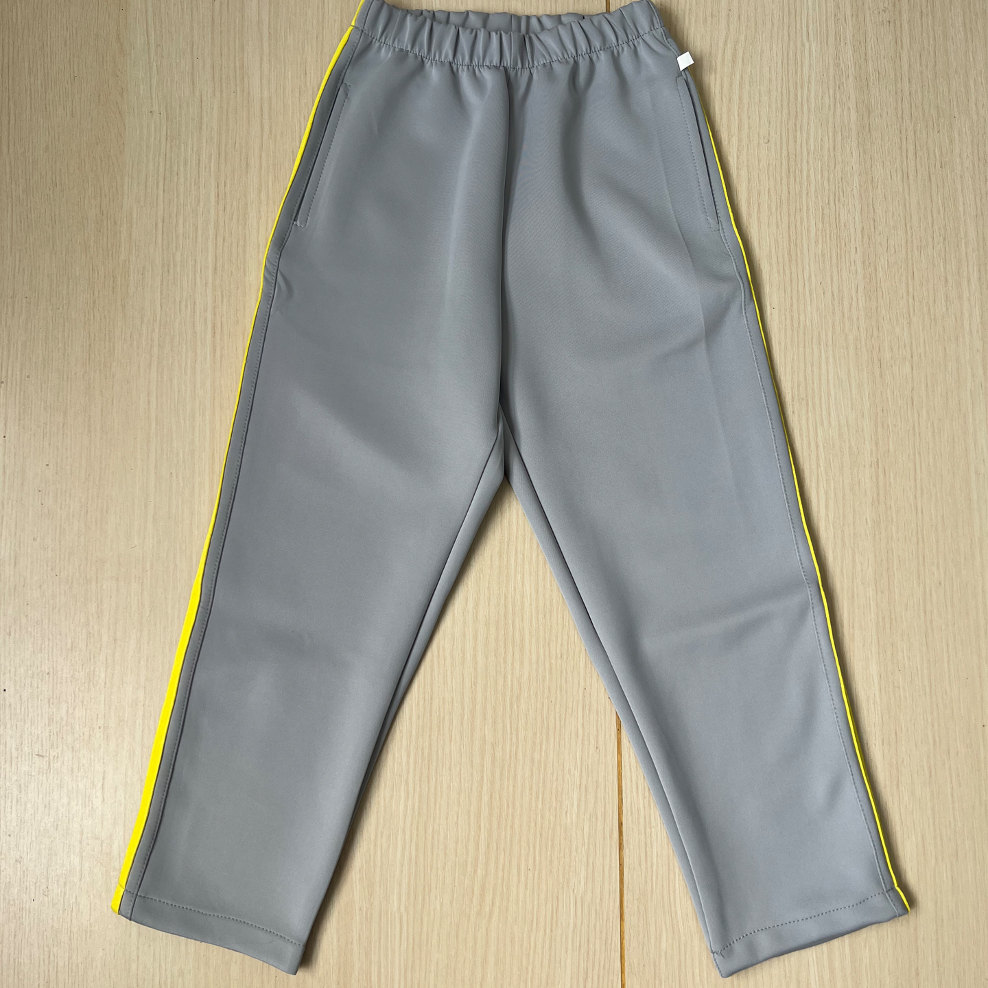 银灰直口南韩丝前浅黄后黑杠校服