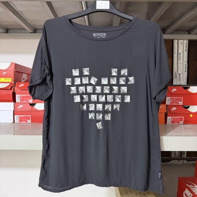 匡威 女士爱心拼接印花夏季圆领短袖黑色宽松百搭