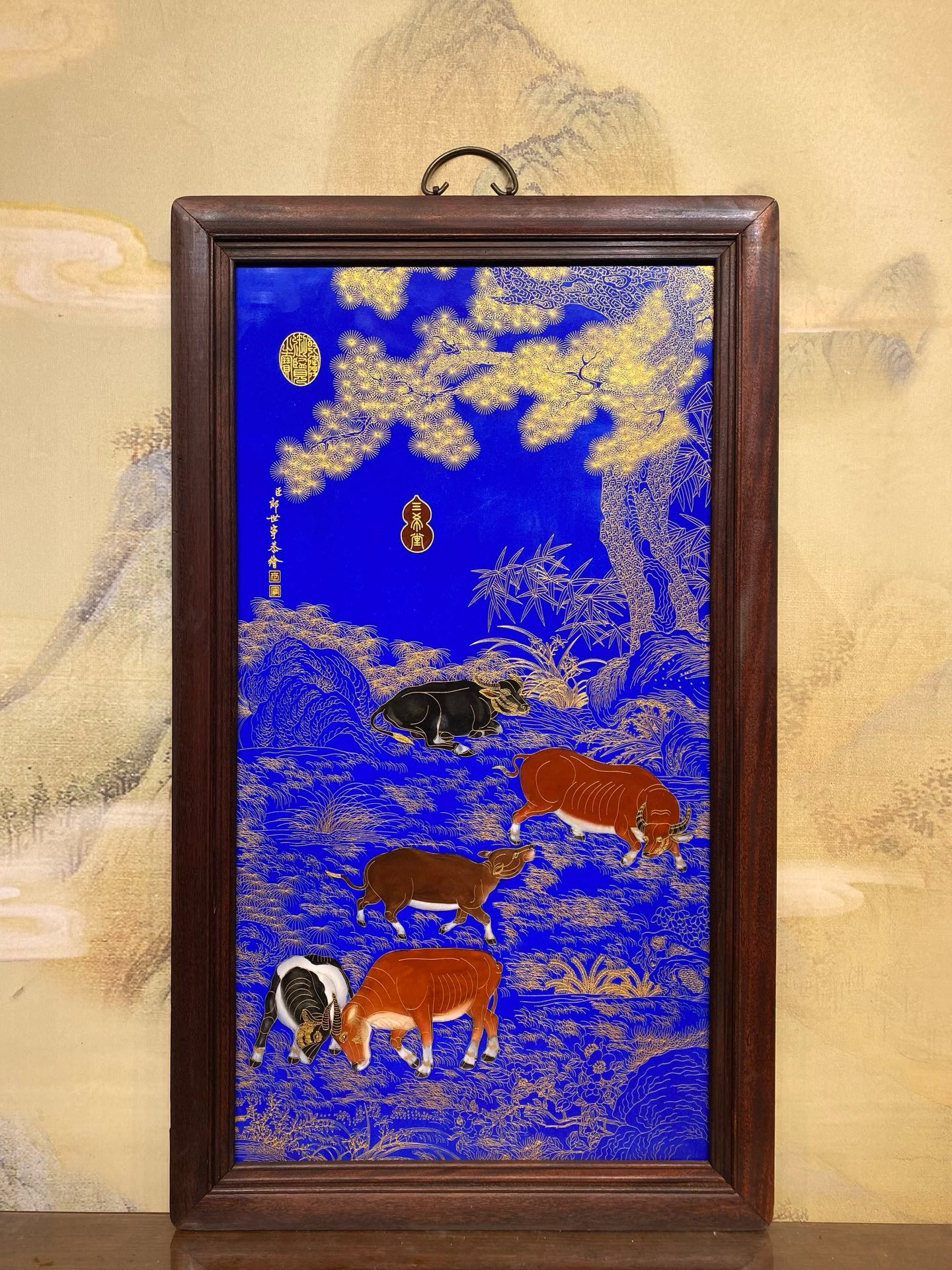 郎世宁作品红木镶瓷板画珐琅掐丝五牛图挂屏 高90厘米   宽53厘米