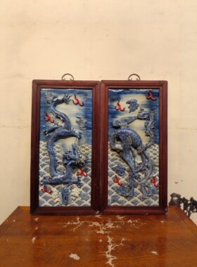 景德镇百分百纯手绘精品红木镶瓷板画青花高浮雕龙凤纹陶瓷画