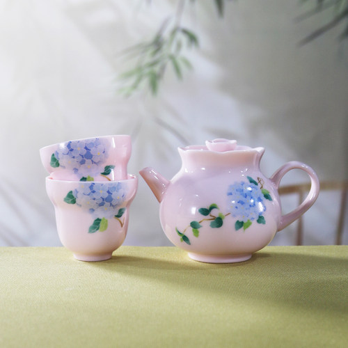 藕粉绣球花一壶二杯功夫茶具