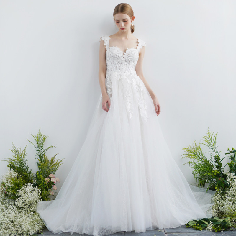 原创实拍吊带落肩抹胸森系蓬蓬新娘婚纱优雅甜美户外草坪旅拍纱